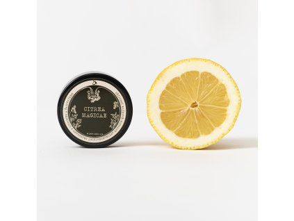 Krémovo-pudrová textura přírodního deodorantu bez hliníku Citrea Magicae